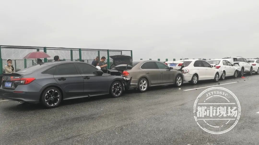 突发!江西南韶高速上,6车连撞追尾!|高速_新浪财经_新浪网