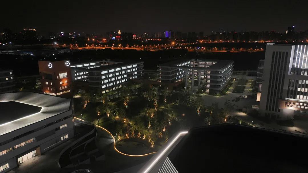 合肥一中淝河校区项目夜景航拍合肥一中淝河校区项目建筑内部实景截至