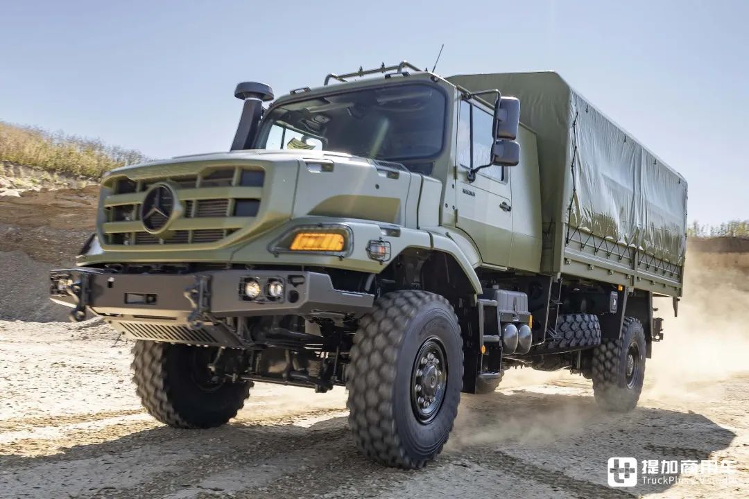 zetros 8x8防弹车型,乌尼莫克4x4底盘亮相,eurosatory防务展奔驰展品