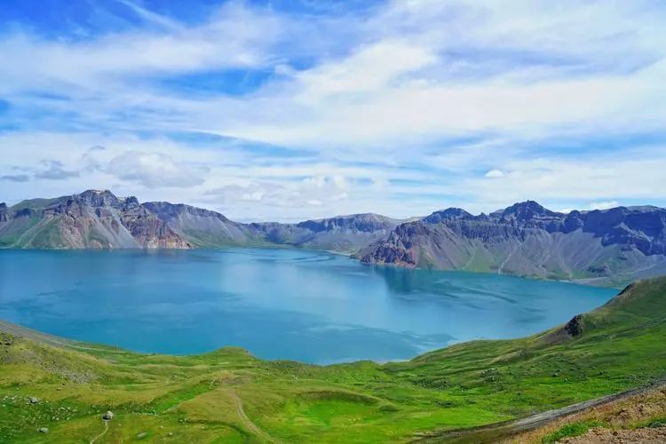 新华每日电讯刊发深度文章《长白三问》|长白山_新浪财经_新浪网