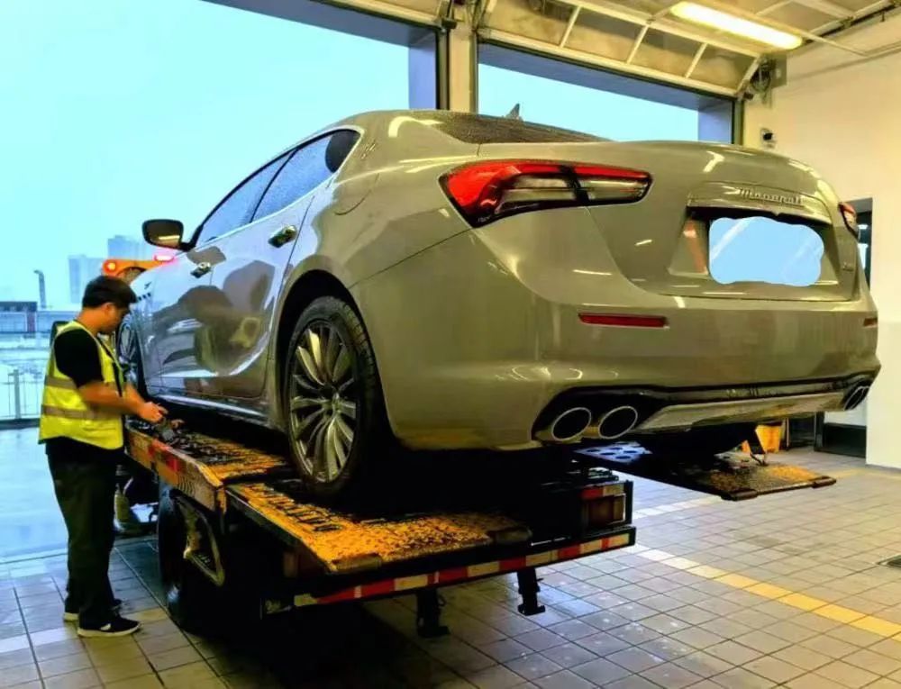 70万元新购豪车行驶途中突然熄火?商家回应