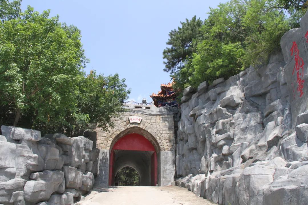 雁栖湖景区 响水湖景区 圣泉山景区 幽谷神潭景区图文编辑:袁靖茗