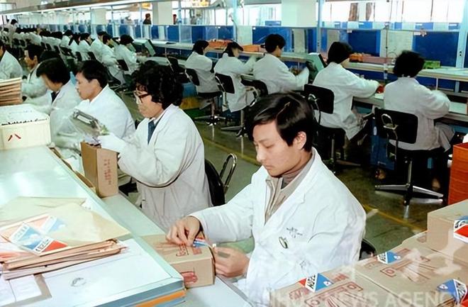 前新华社摄影记者杨溥涛去世,他拍下鲁迅迁葬虹口公园的画面