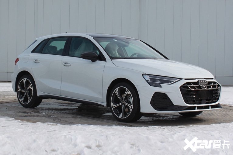 奥迪新a3实拍曝光!换1.5t动力 三厢版加长5.6cm