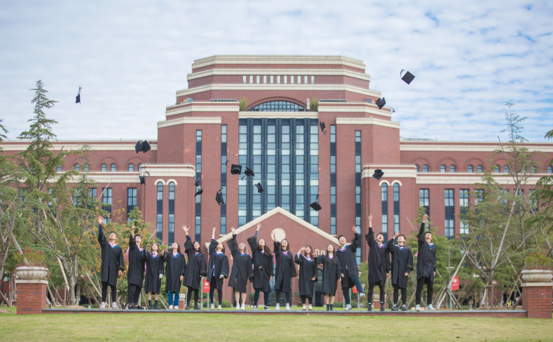 上海建桥学院图书馆@孙彦恩