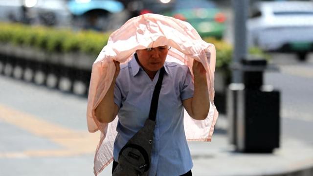 高温黄色预警:预计6月14日白天,新疆南疆盆地和吐鲁番盆地,陕西中南部