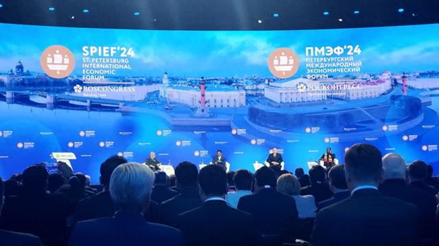 第27届圣彼得堡国际经济论坛全体会议 来源：环球时报 史浩宏