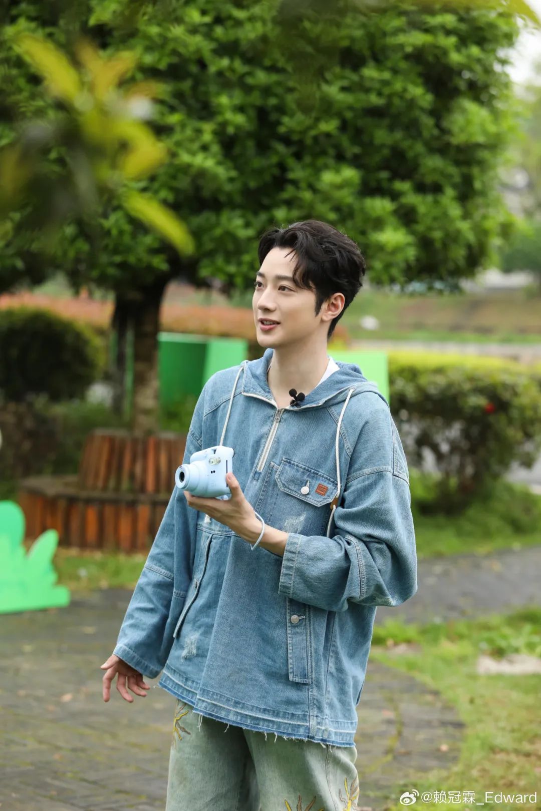 00后男艺人头像变黑,官宣"退圈"|赖冠霖_新浪财经_新浪网