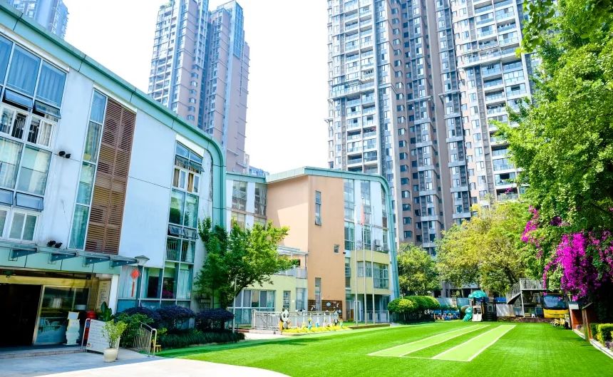成都某金苹果幼儿园图据金苹果集团官网近日,封面新闻记者注意到,成都