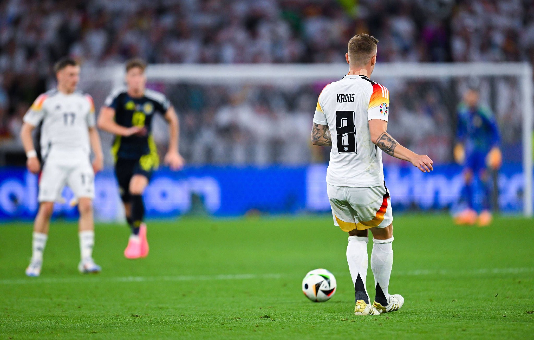 全场仅传丢1球,这是克罗斯"最后一舞"的大师课