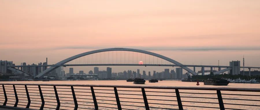 最近,上海"老破小"又火了,很多像我们这样的新上海人选择买房.