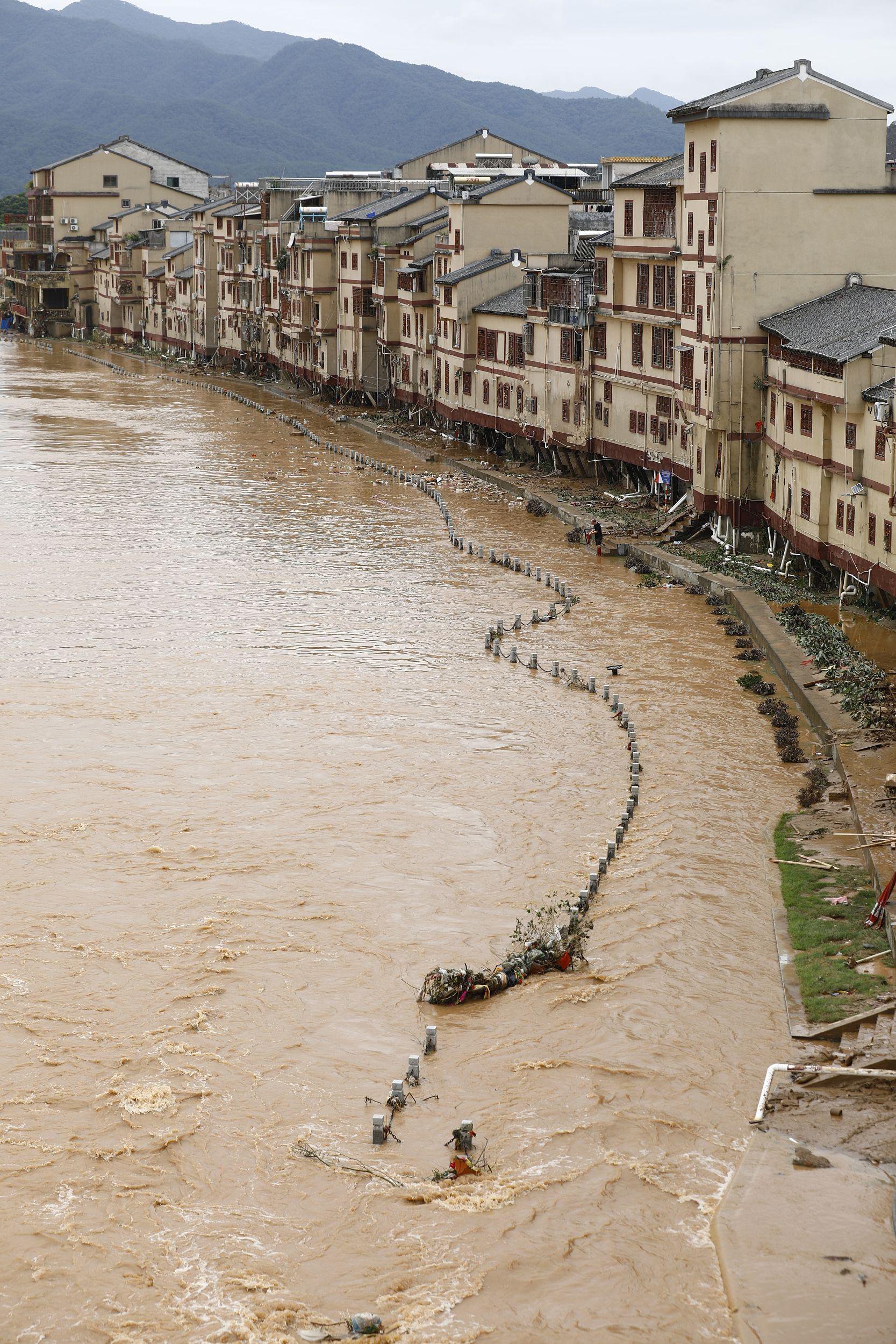 未来三天,贵州,广西至长江中下游等地持续强降雨叠加,可能引发次生
