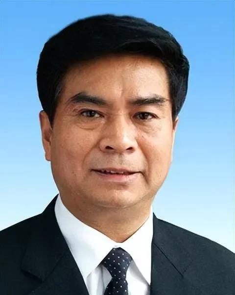 01-2013.01,江西省政府副省长,党组成员2003.01-2007.