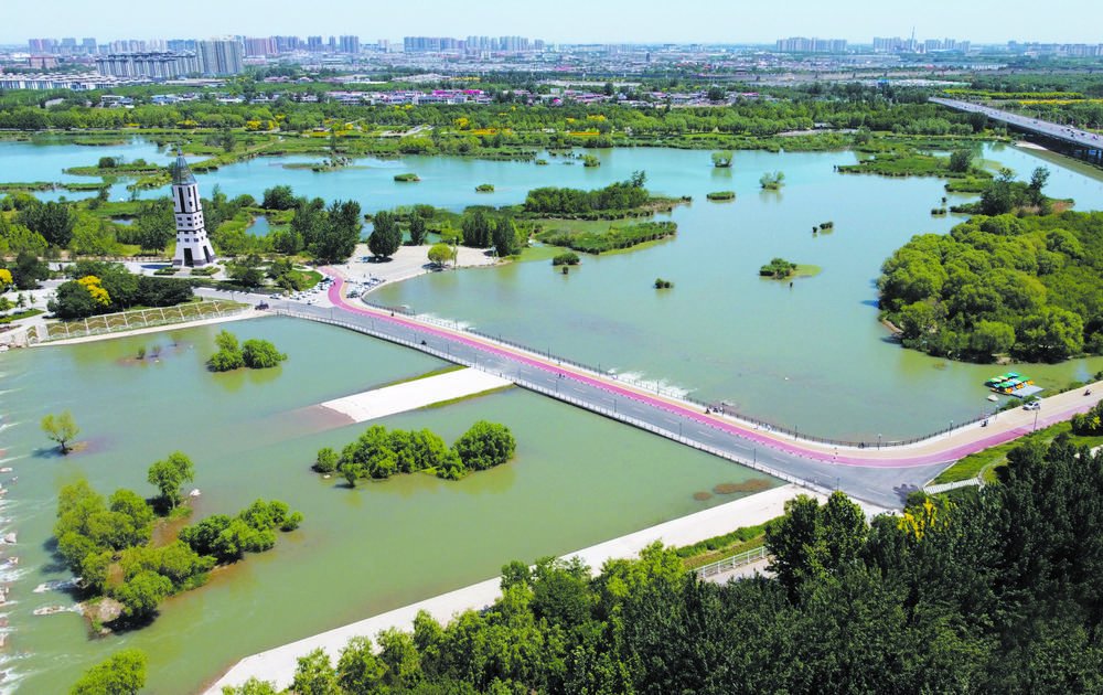 石家庄太平河漫水路及周边湿地经过景观提升后,现有漫水路得到改造.