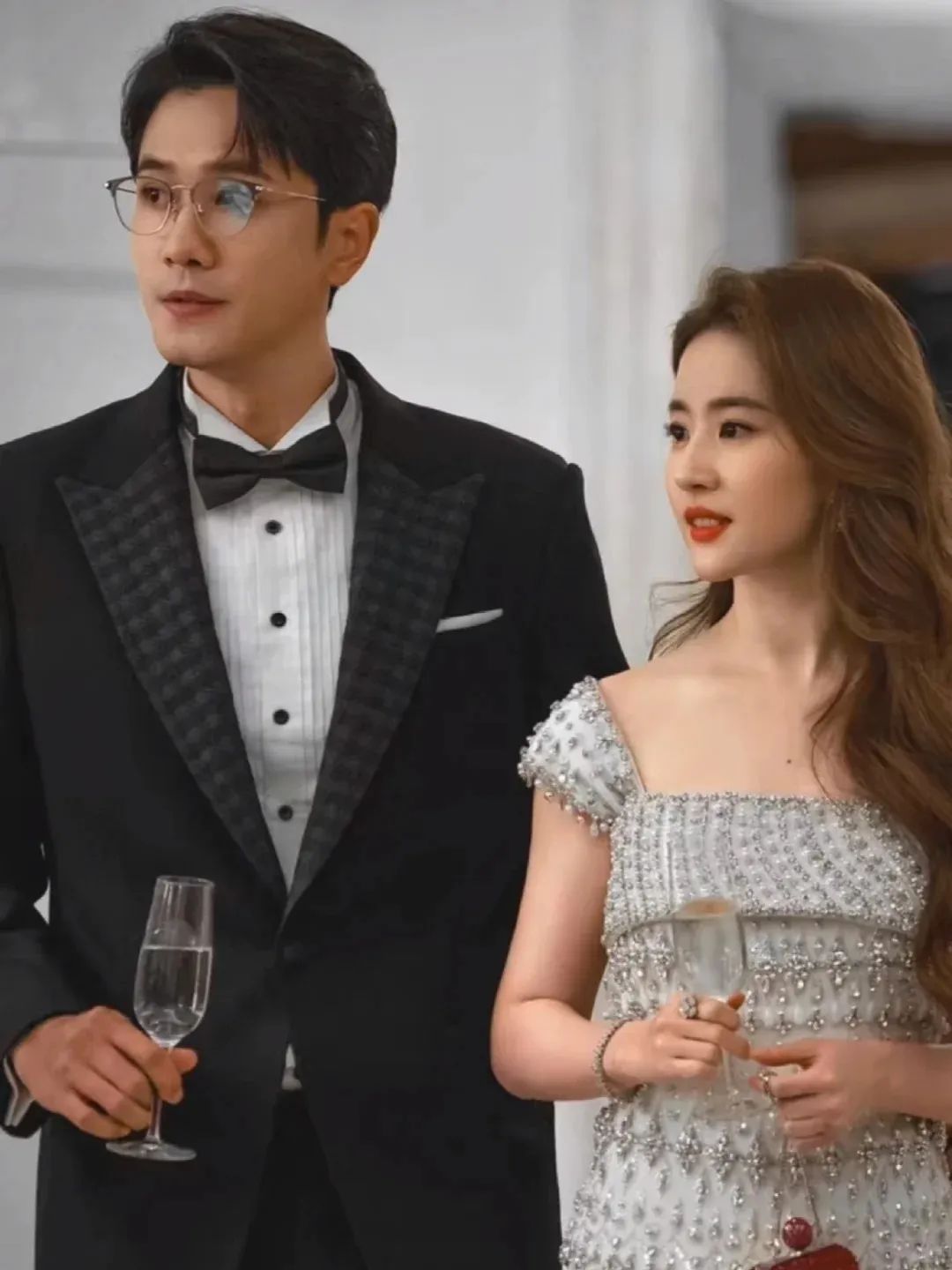 庄国栋vs方协文:为什么"霸道总裁"和"经适男",都不是玫瑰的归宿?