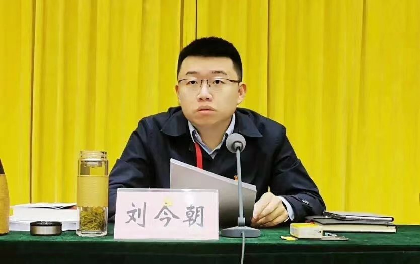 辽宁北镇人,此次履新前担任青神县委书记