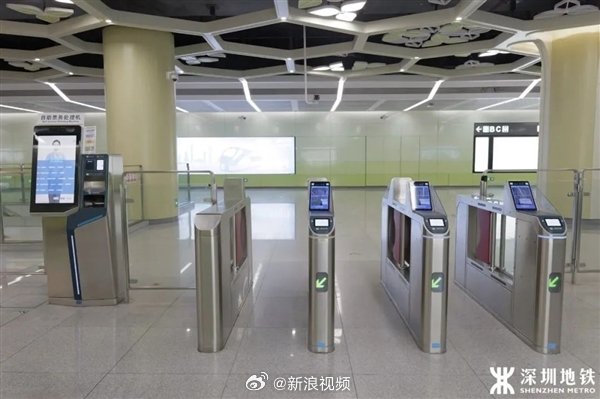 全国多地试点地铁闸门常开:刷卡/扫码秒通过 效率大增|地铁_新浪新闻