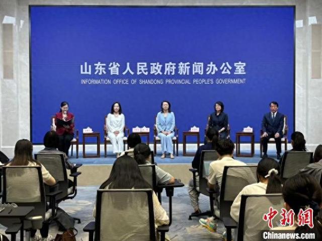 6月21日，山东省人民政府举行记者见面会。吕妍摄