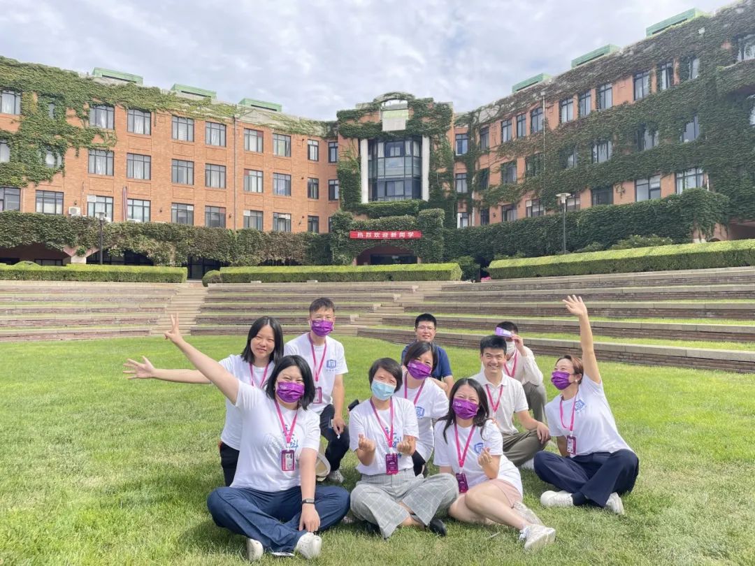 研究生毕业的他决定