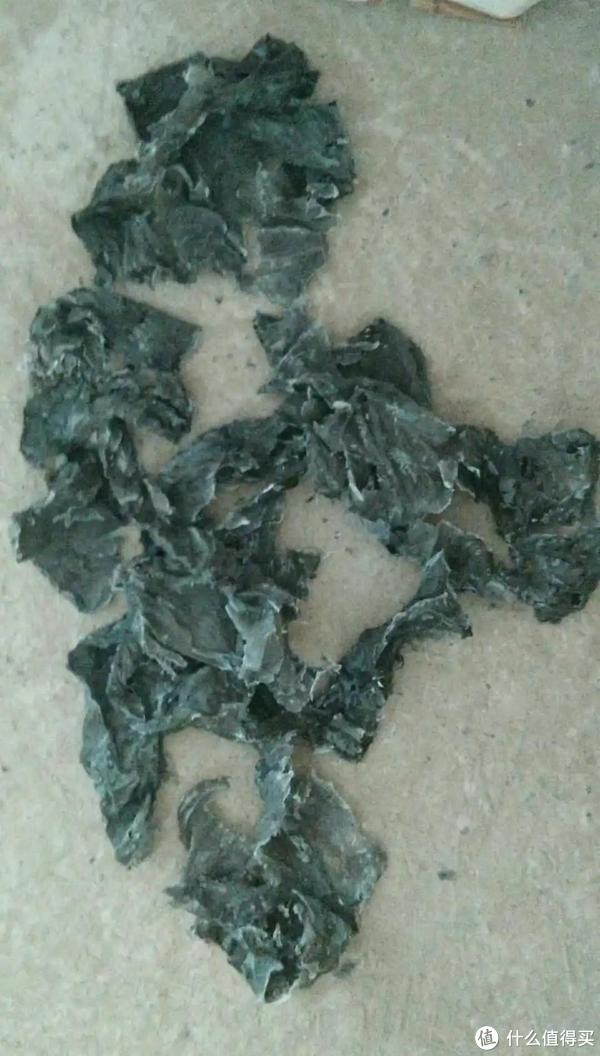 烧完的纸灰千万别倒掉,撒一把在门口,作用非常大,和迷信无关