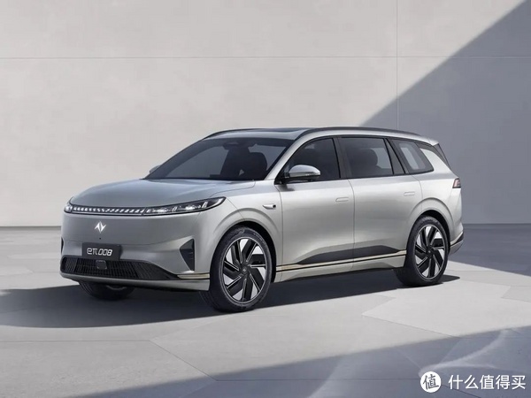 新浪汽车>汽车看点>自媒体>正文> 在动力方面新车提供了增程和纯电两