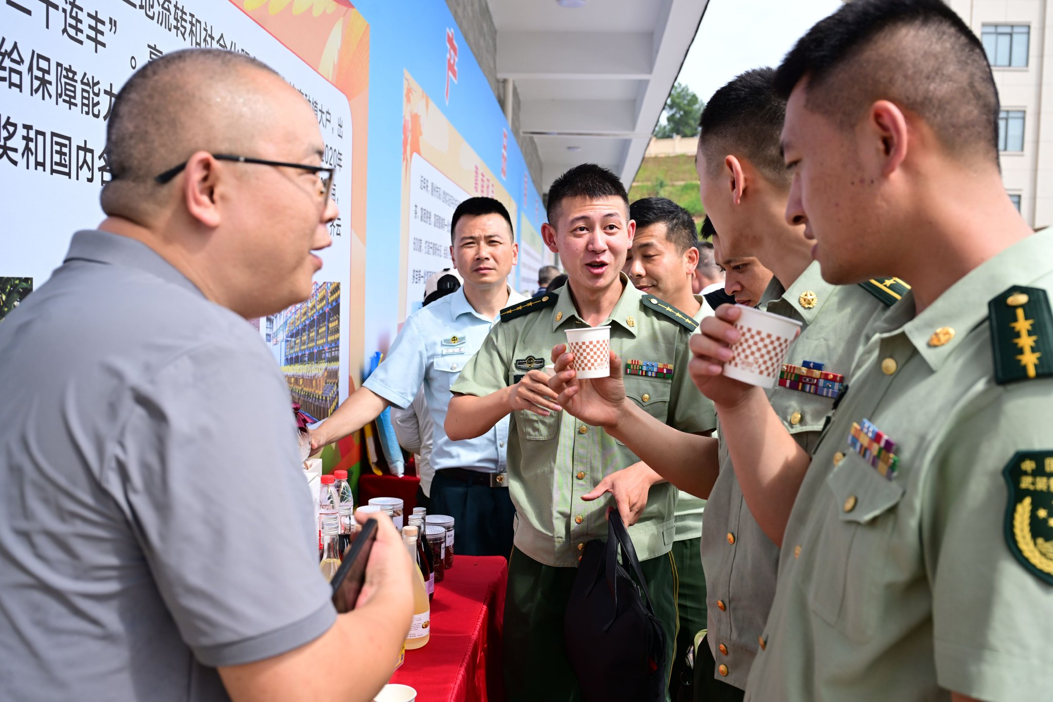 消费帮扶 情暖赣南——武警江西总队助力乡村振兴纪实
