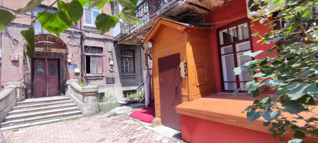 图:哈尔滨人小时候睡过的"吊铺",如今成了打卡景观