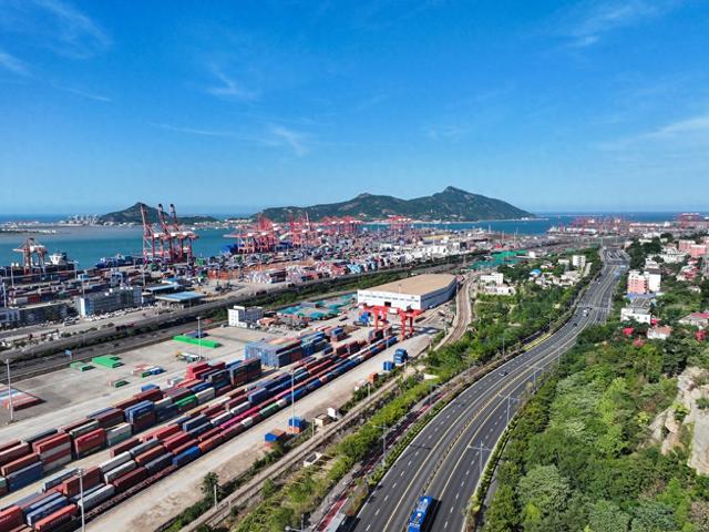 这是6月26日拍摄的中哈连云港物流合作基地(无人机照片)。(图片来源:新华社)