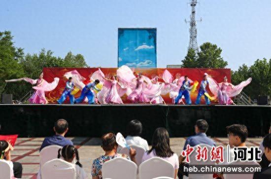 河北省心连心艺术团惠民演出走进保定定兴