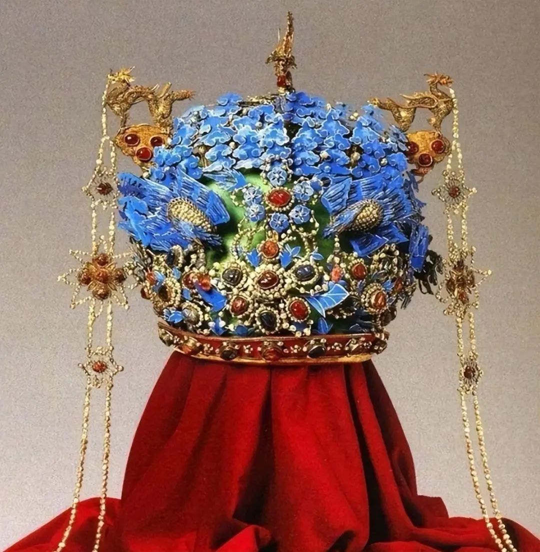 明朝时期明神宗之妻孝靖皇后的皇冠“点翠嵌珠石金龙凤冠”…|石金龙|明神宗|凤冠_新浪新闻