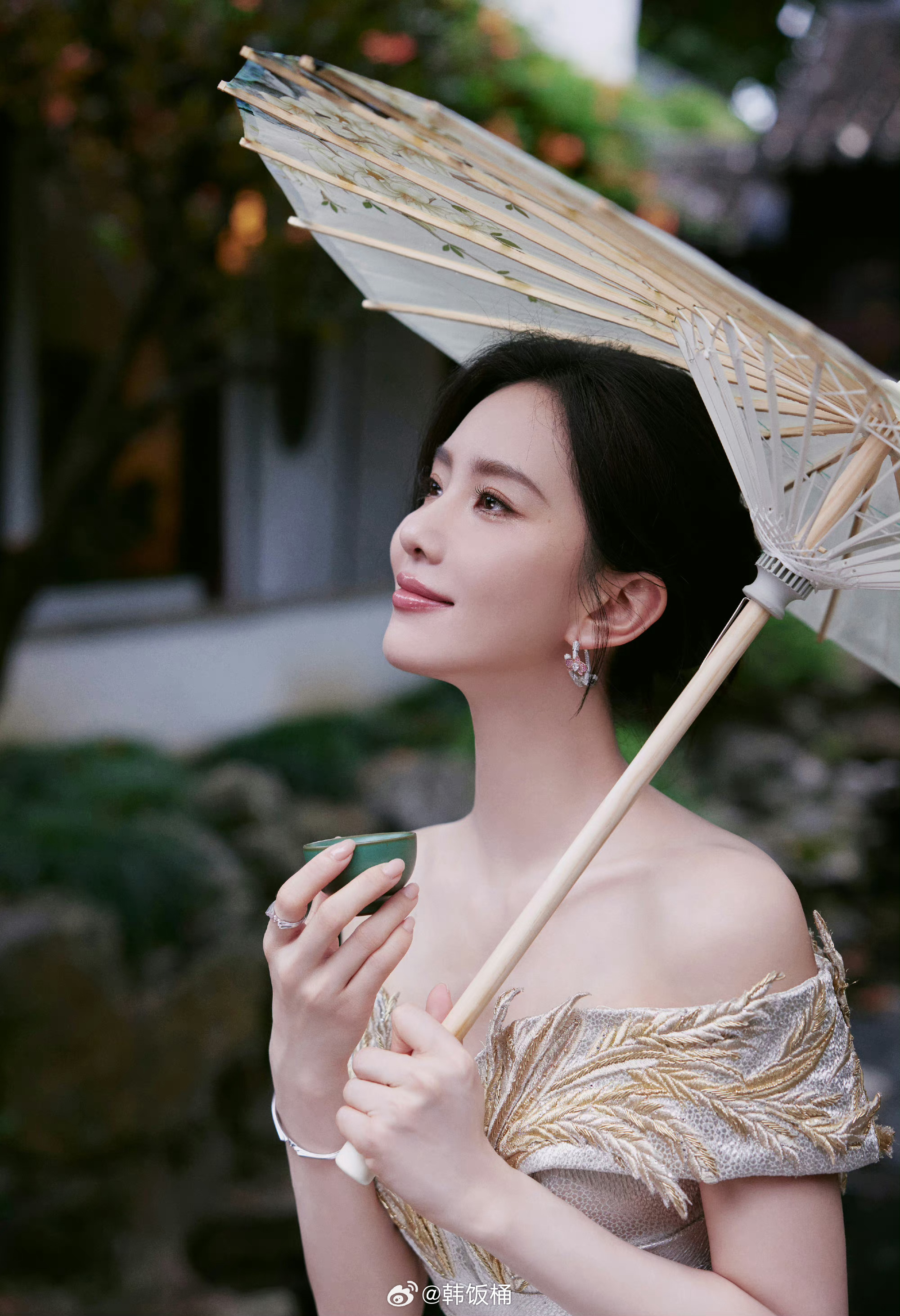 GLASS盛典女星们在苏州园林拍的出发图…|刘诗诗|鞠婧祎|艾米|文淇|曾黎_新浪新闻