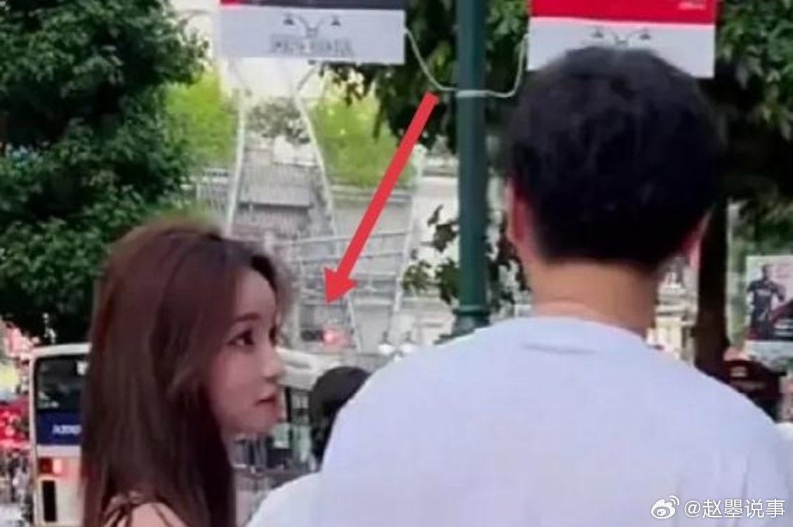 懒懒看王思聪的眼神,都拉丝了,看得出来是真爱!|结婚|正处|女孩|热恋期|两人_新浪新闻