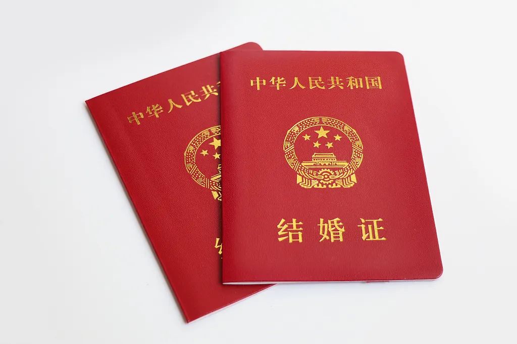 被分手后,女子竟找人冒充前男友和自己结婚!结果