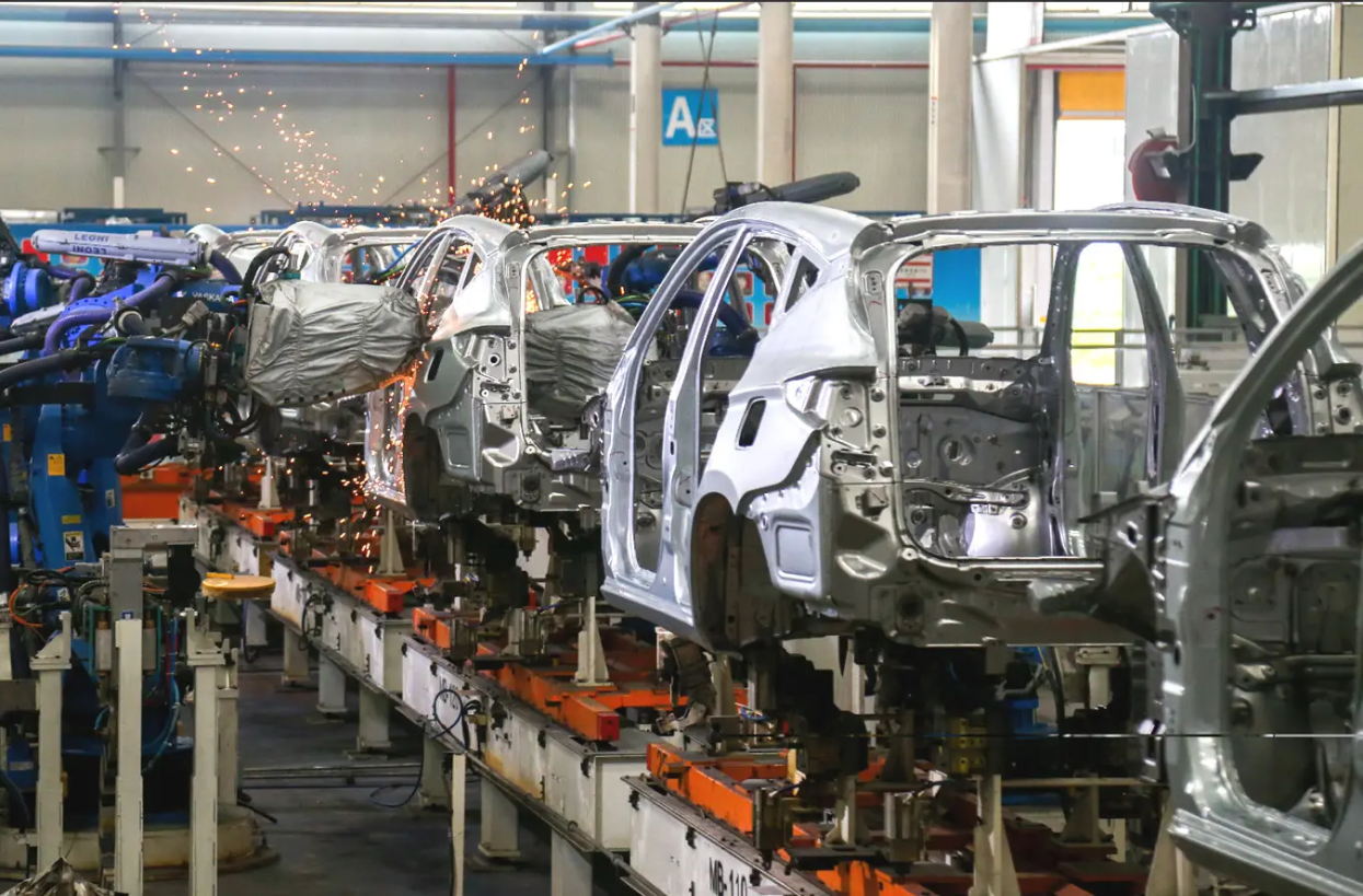 比亚迪月销超34万辆,"斥巨资"建工厂,未来有望再翻一倍!