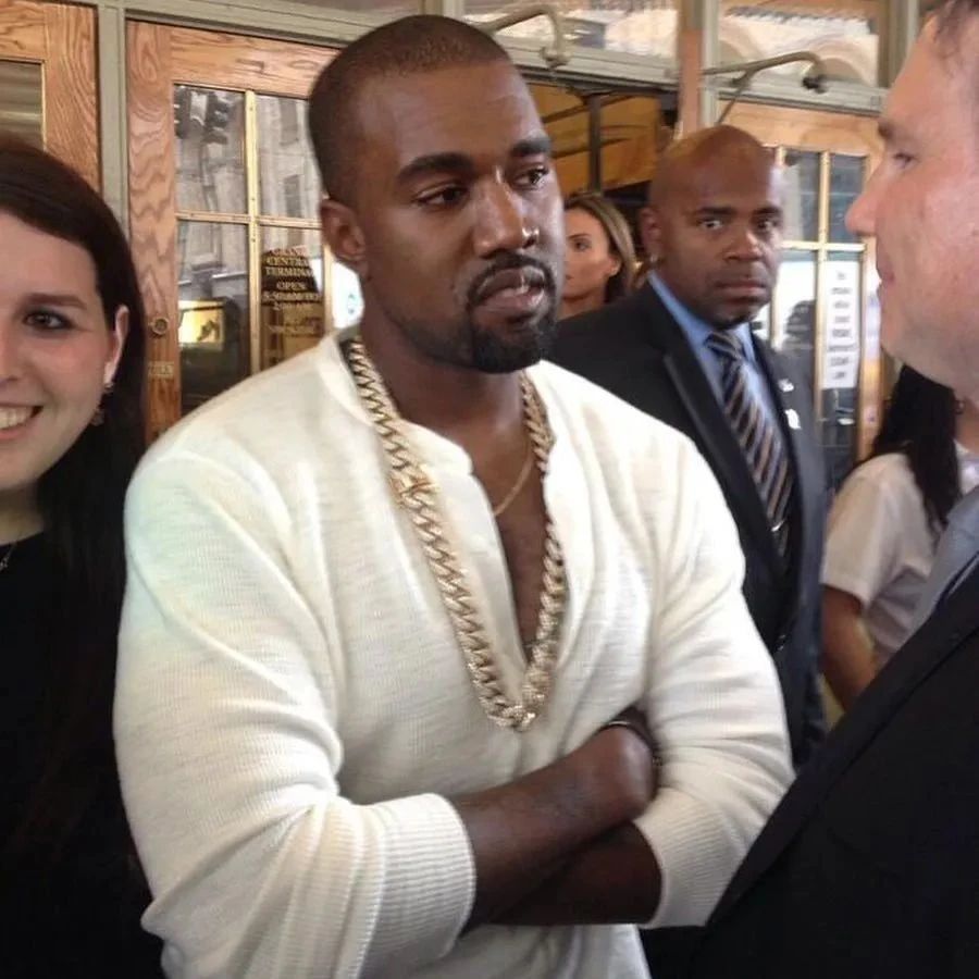 侃爷Kanye West宣布退圈！|侃爷|发短信|发言|音乐圈_新浪新闻