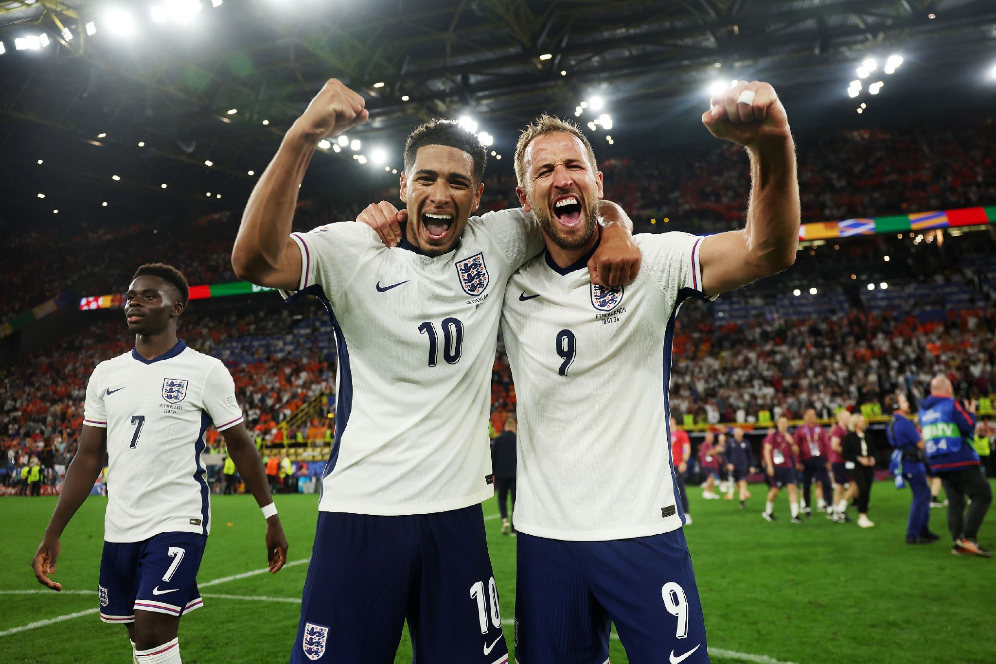 早安·世界|命硬英格兰2-1绝杀荷兰进欧洲杯决赛