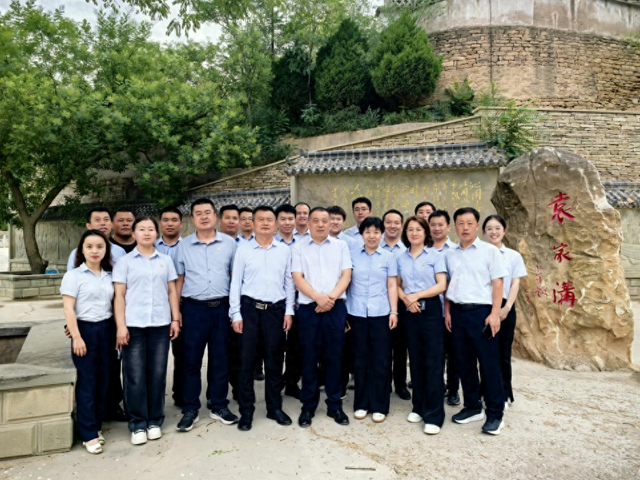 横山区行政审批服务局赴清涧,绥德开展"追寻红色记忆 赓续红色血脉"