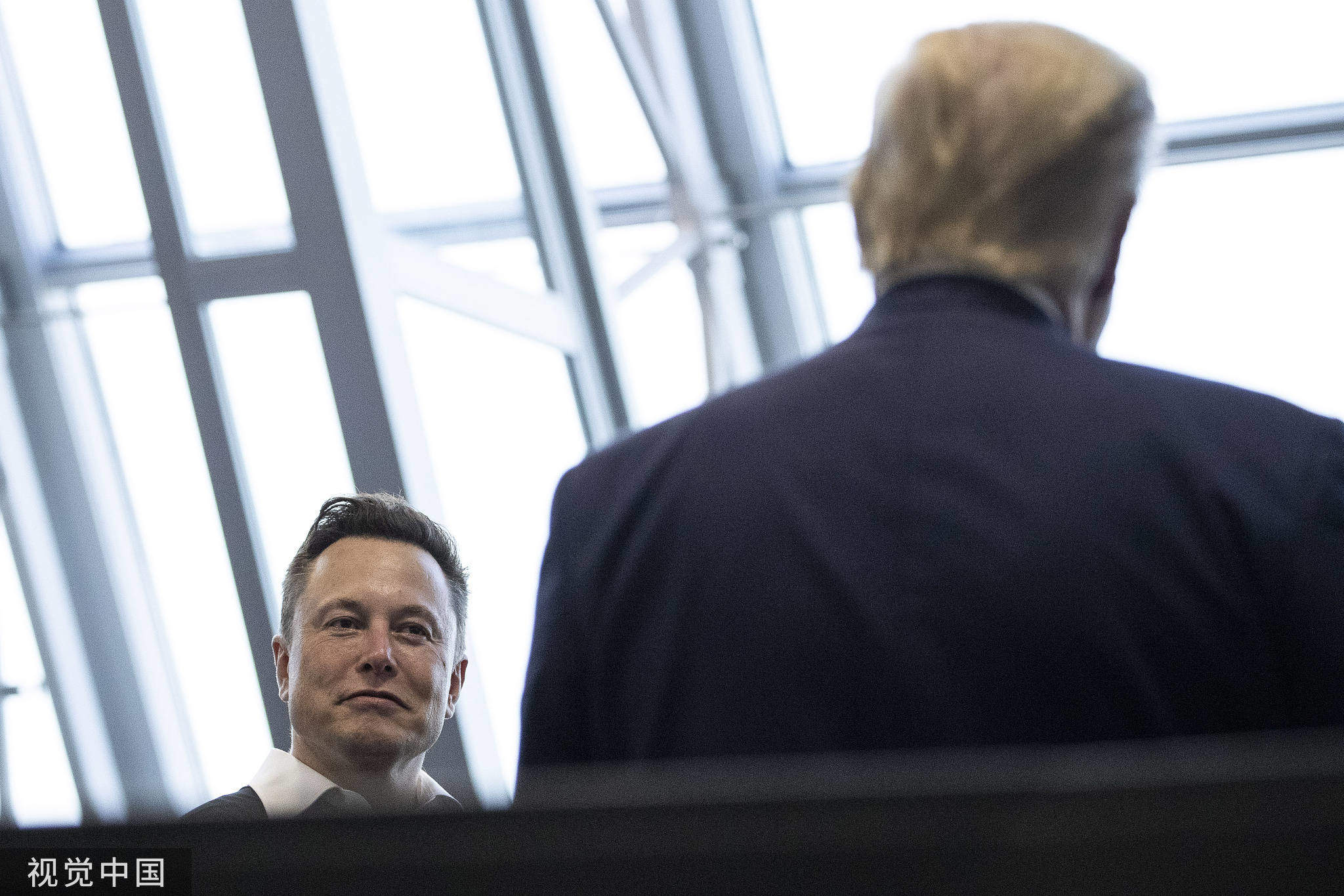马斯克向特朗普捐款，金额巨大”