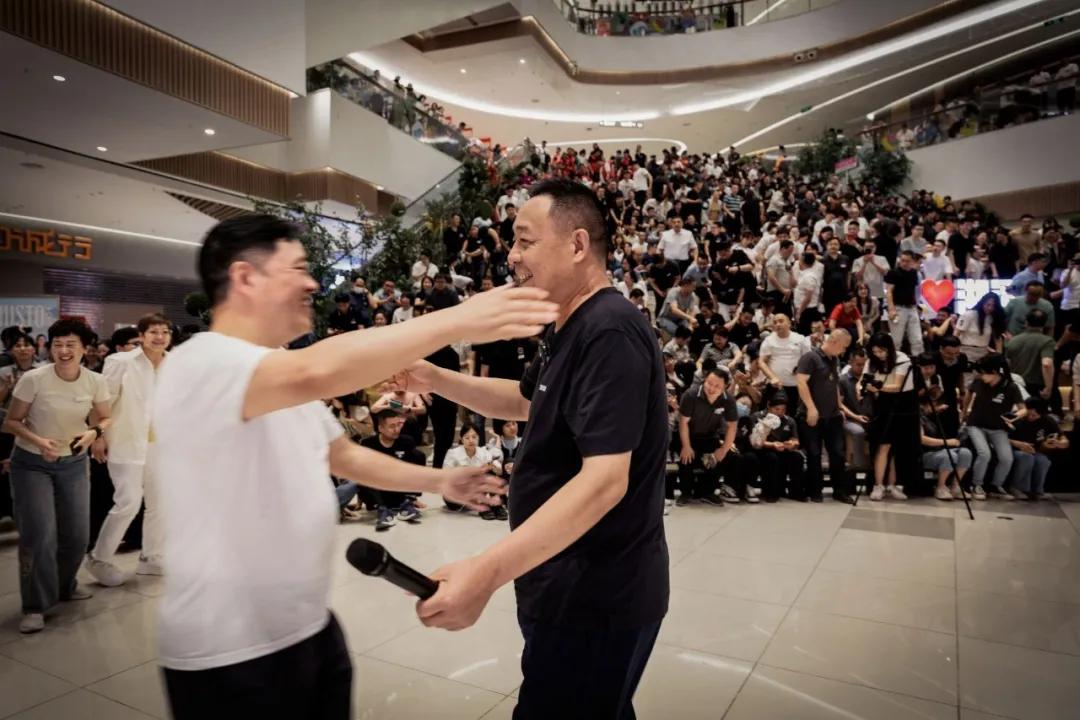 胖东来创始人:为什么员工们都愿意跟着我干?