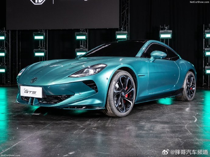 为致敬经典车型MGB GT，名爵MG Cyber GTS纯电硬顶跑车亮相…-新浪汽车