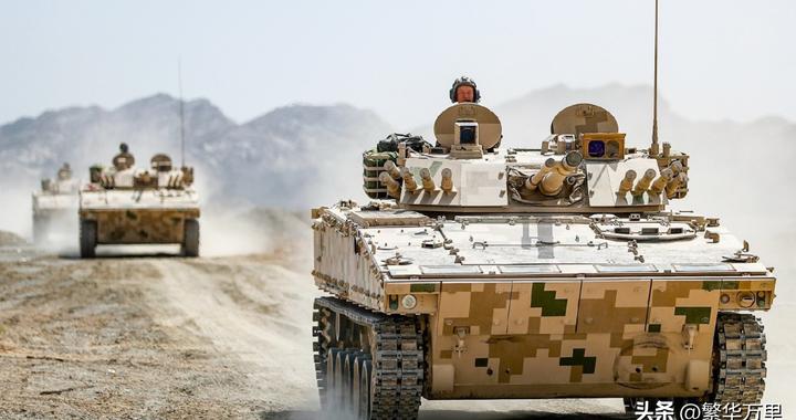 04式步兵战车，超过2500辆，全面升级改进，到底有多强悍？|步兵战车|陆军|基本型|步兵|机关炮_新浪新闻