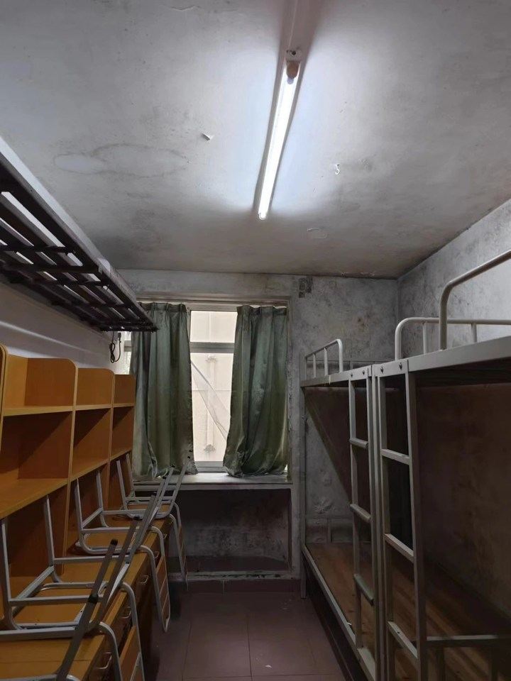 暨南大学学生反映宿舍霉菌遍布甲醛超标,校方回应