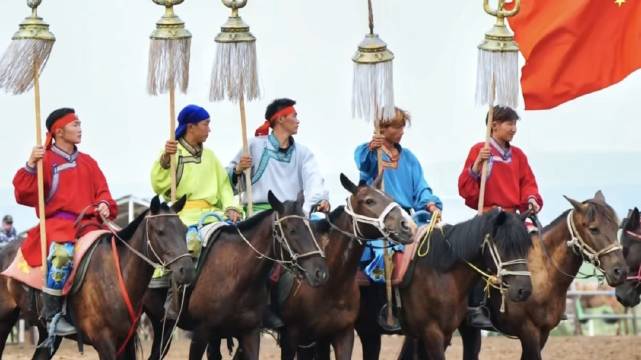 精彩的马🐴之舞表演|呼伦贝尔市|内蒙古_新浪新闻