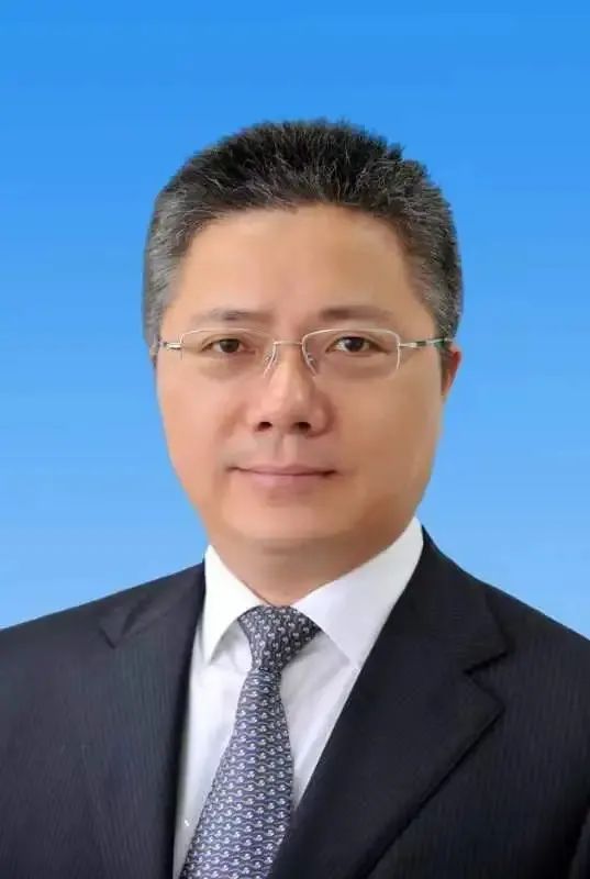 朱忠明任上海市委委员,常委,副书记