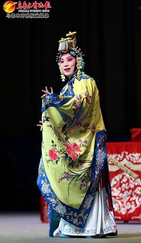 　　7月21日，乌鲁木齐市京剧团（新疆京剧团）在乌鲁木齐京剧院演出，演员表演京剧《霸王别姬》。记者王畅彤摄