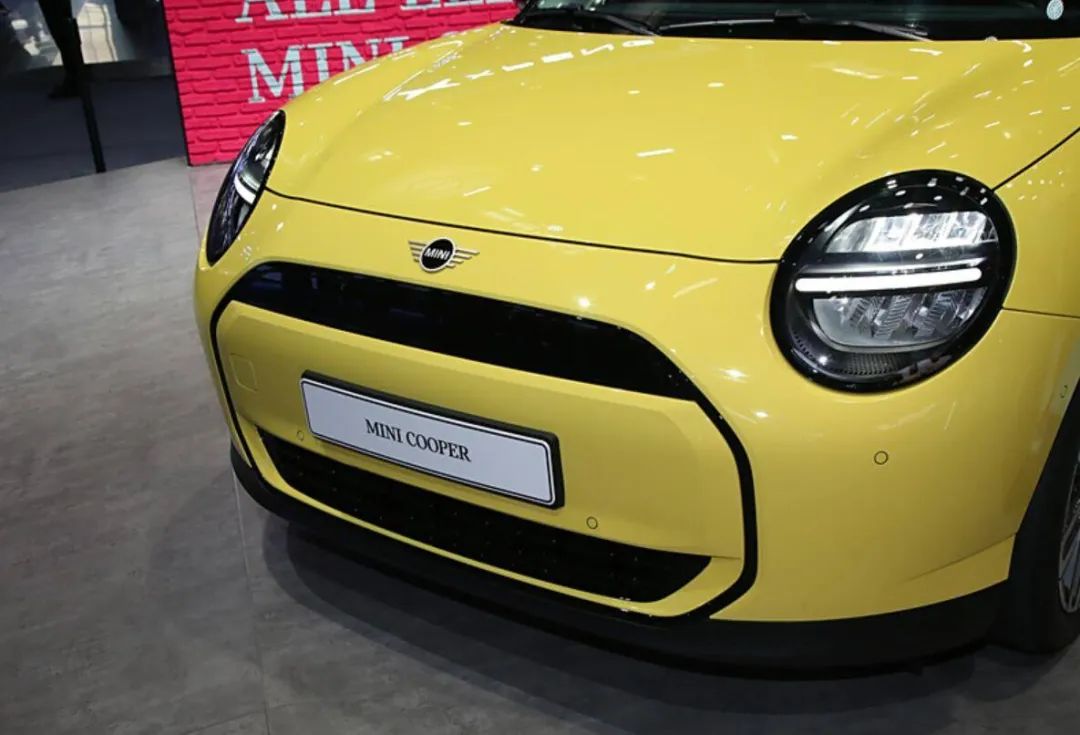 【新车】顶着强烈文化符号的电动车 i全新电动mini cooper