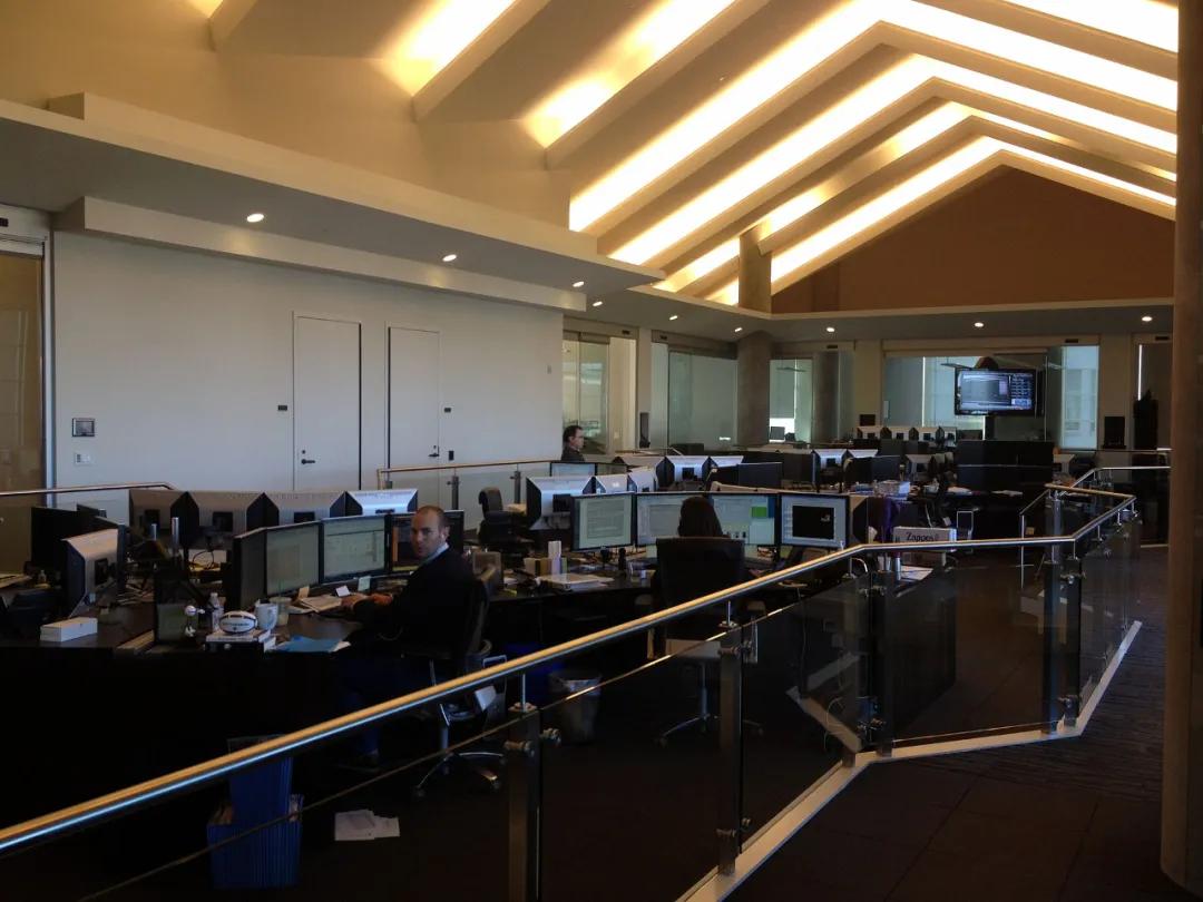 投资巨擘的权力游戏：彼得·蒂尔的硅谷与华盛顿之路