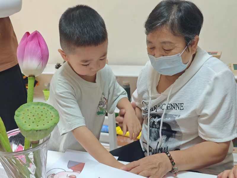 北京首个“老幼共养”普惠服务点启用，构建全龄共享友好社区|普惠|服务点|老幼_新浪新闻