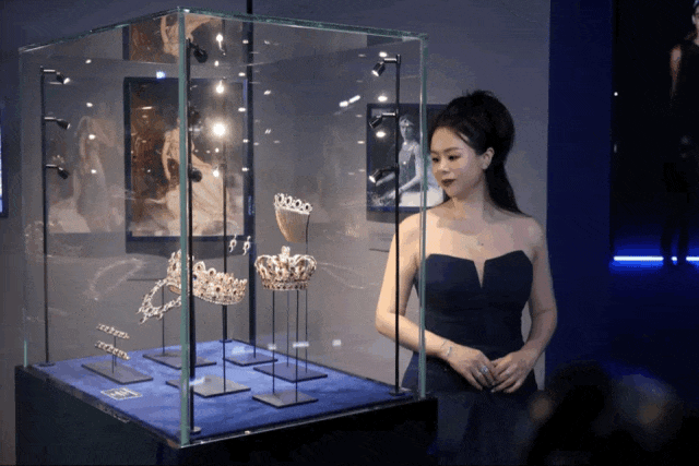 我在威尼斯和高圆圆看高珠!首任华人CEO,如何打造新CHAUMET?__财经头条