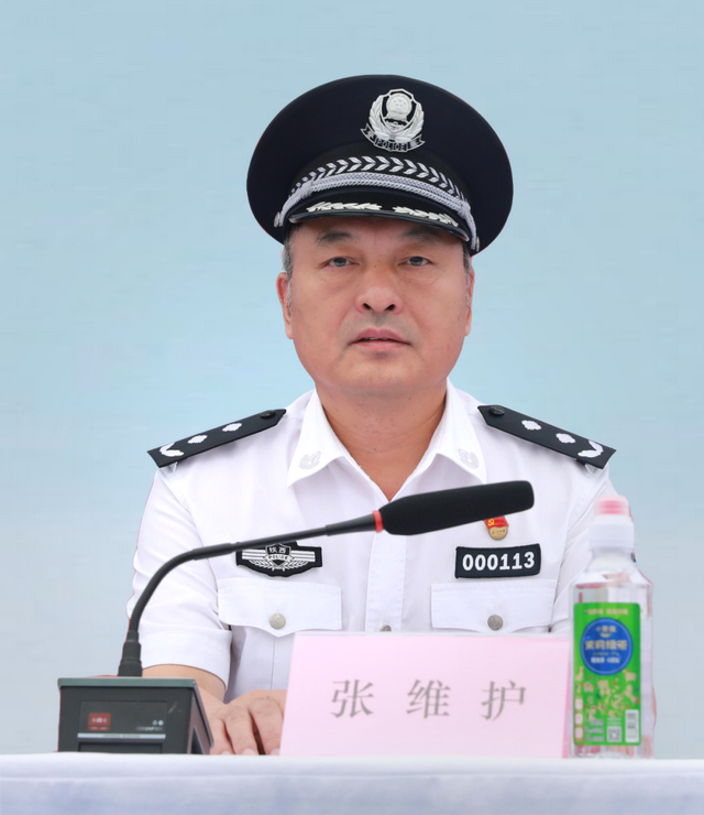主动参与维护社会安全稳定各项工作,按照公安部治安管理局统一部署,7